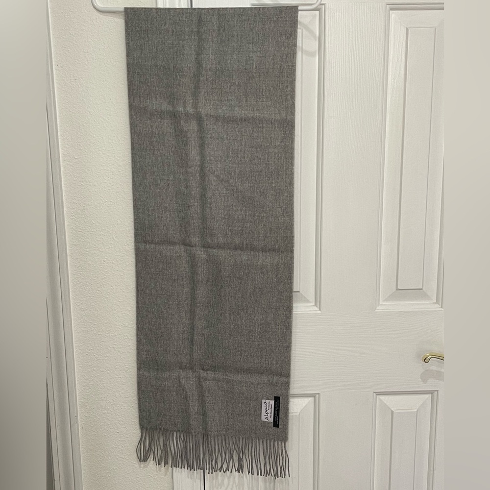 ALPACA BY CEDRICS LUXE, FINE ALPACA SCARF. Soft gray 66” plus ~3” fringe!